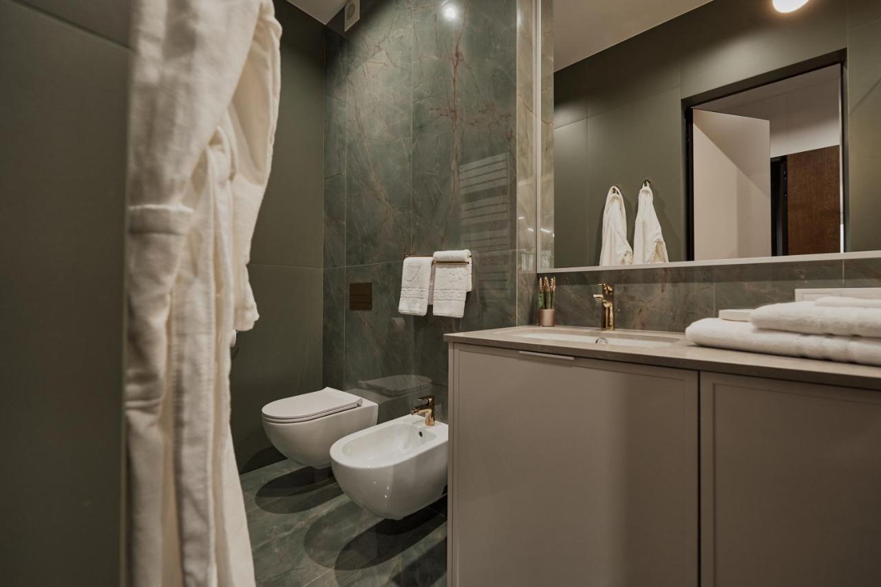 Kostjukowski Apartments Avalon Lviv Bagian luar foto