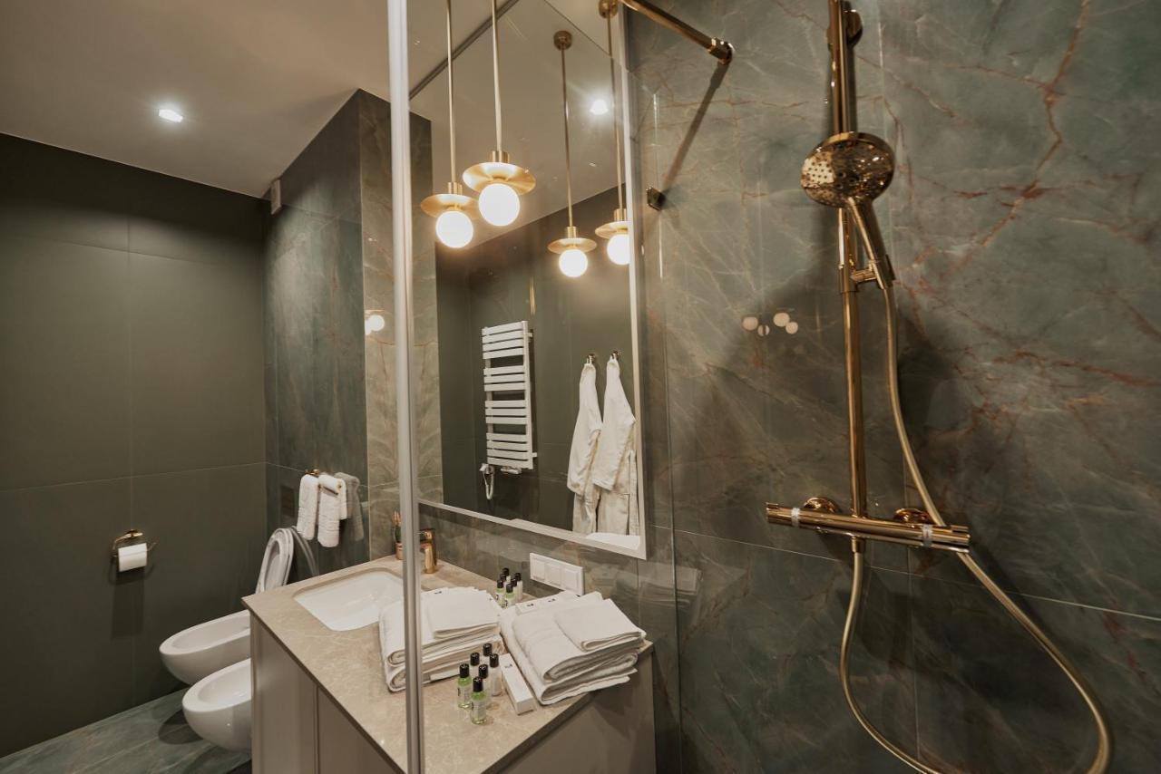 Kostjukowski Apartments Avalon Lviv Bagian luar foto